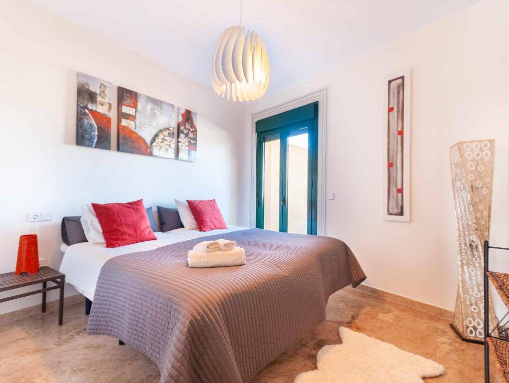Posteľ alebo postele v izbe v ubytovaní 62 - Penthouse in Los Almendros with fantastic vie