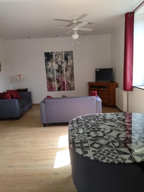 Le logis aux digitales - Two-Bedroom Apartment
