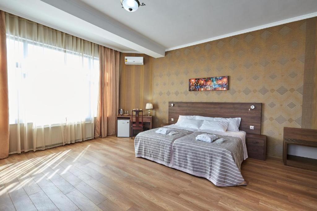 Hotel Antique - Deluxe Family Suite