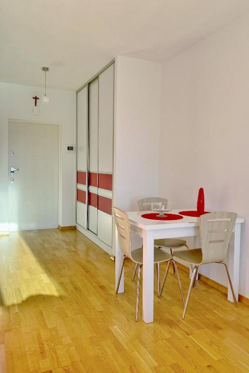 Fotografia z galérie ubytovania Capital Towers - Apartament Pop-art z widokiem na rzekę v destinácii Rzeszów