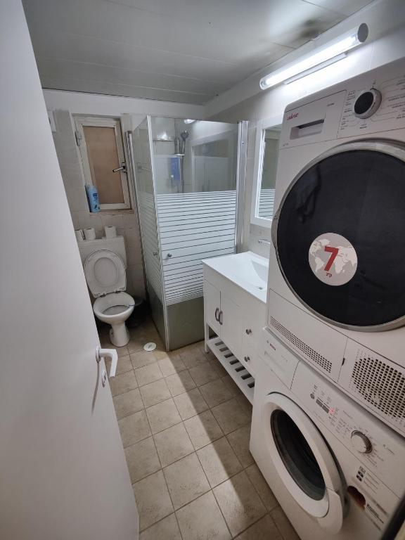 Bilik mandi di Private Hostel - Best location