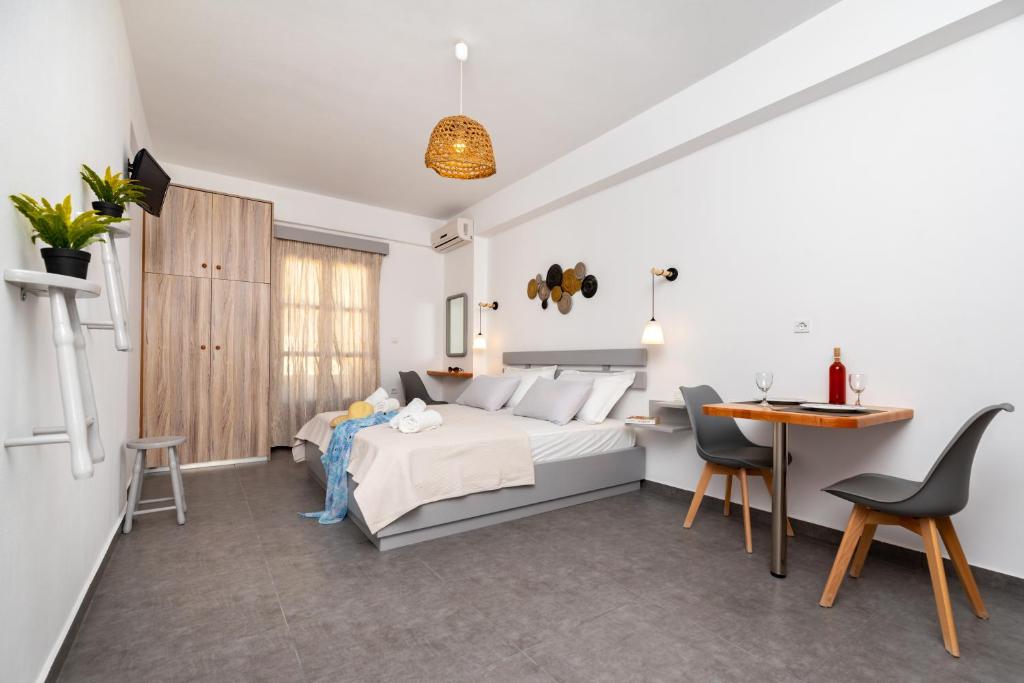 Marina's Studios - 11