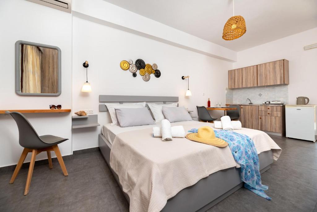 Marina's Studios - 7