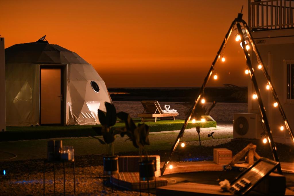 Foto dalla galleria di Siniya Island Leisure Campground Umm Al Quwain a Umm Al Quwain