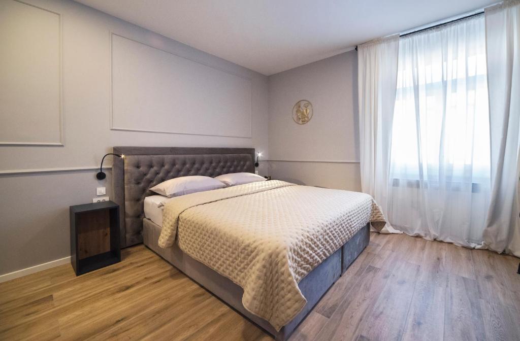 Imperial Apartment P, 2nd Floor - 国王工作室