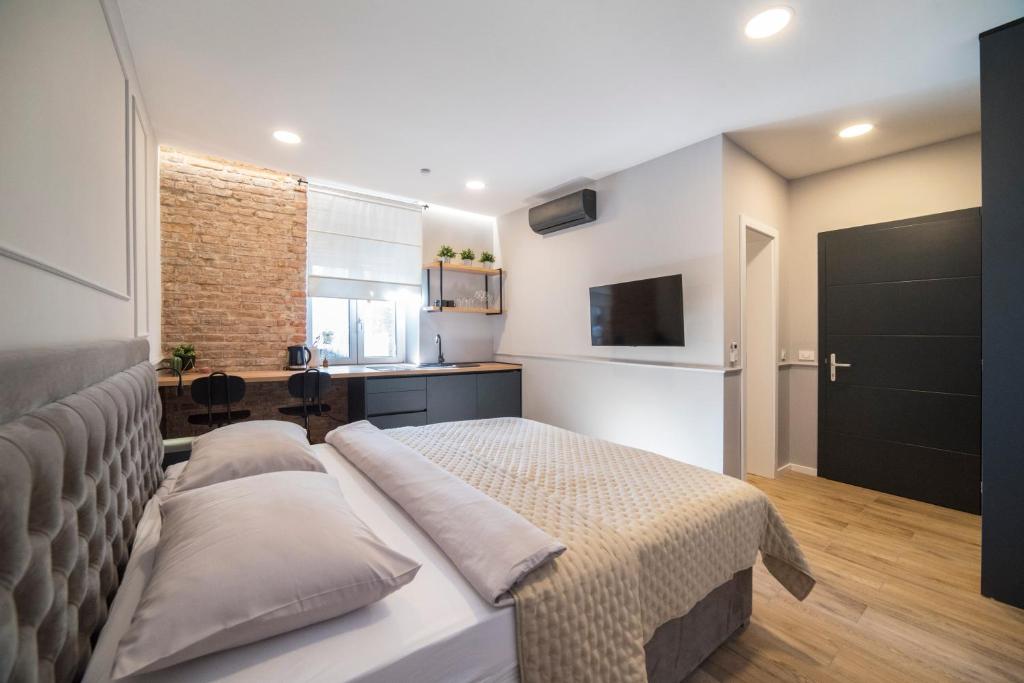 Imperial Apartment P, 2nd Floor - 11