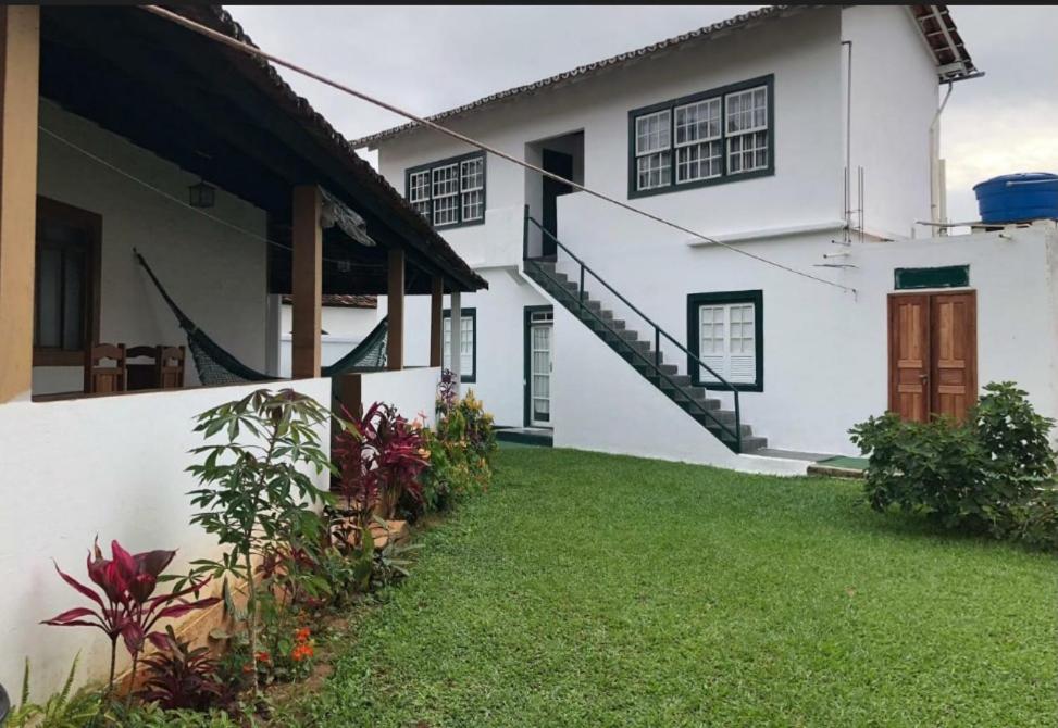 Taman di luar Pousada Sierra