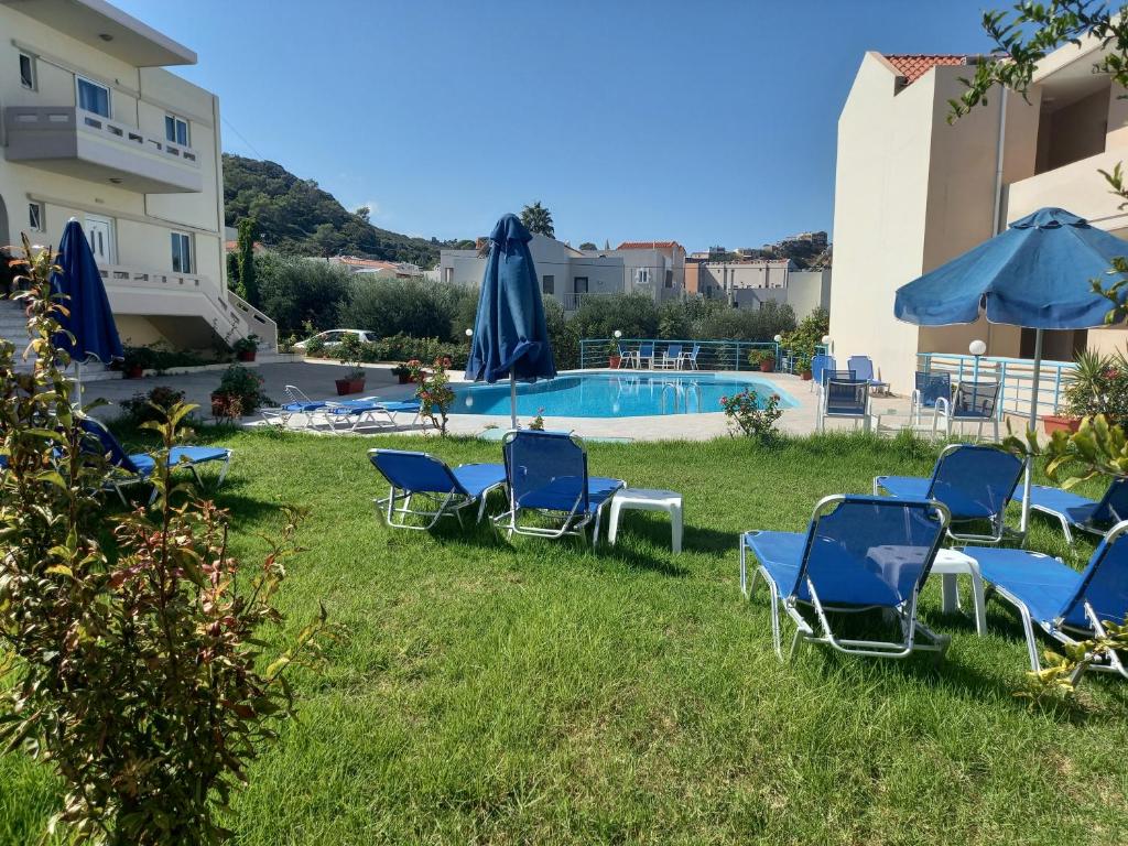 The swimming pool at or close to Michalis Litinas Apartments