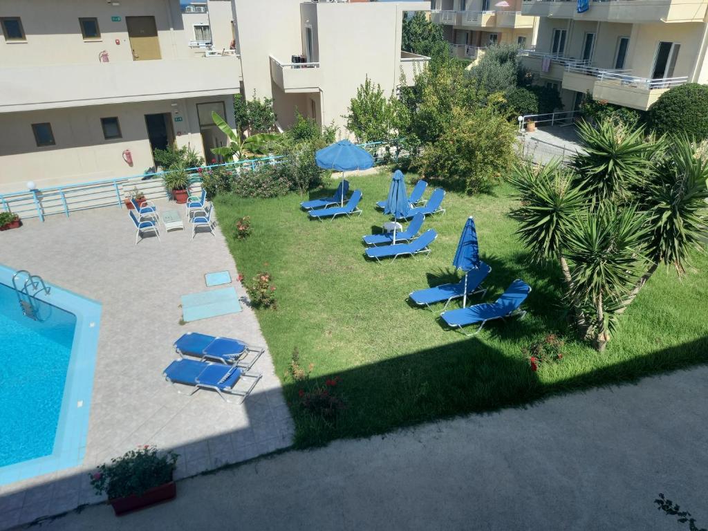 The swimming pool at or close to Michalis Litinas Apartments