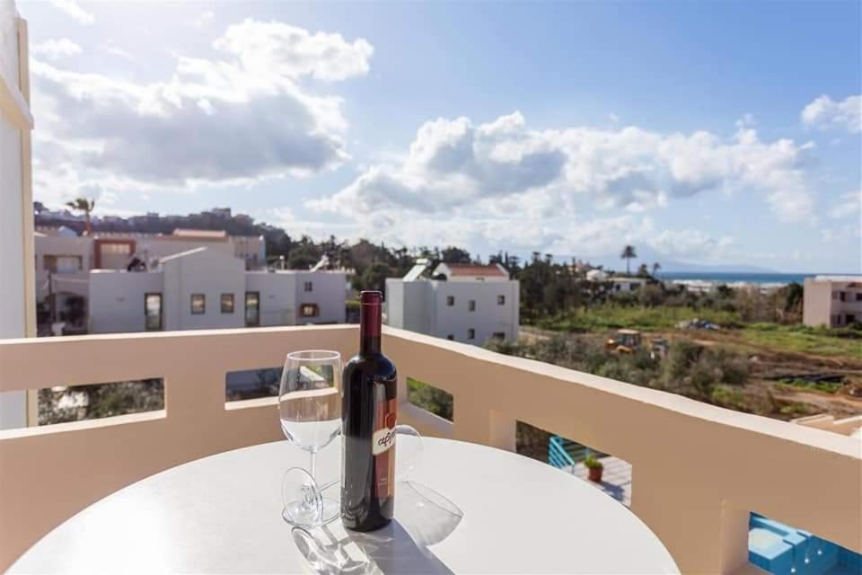 A balcony or terrace at Michalis Litinas Apartments
