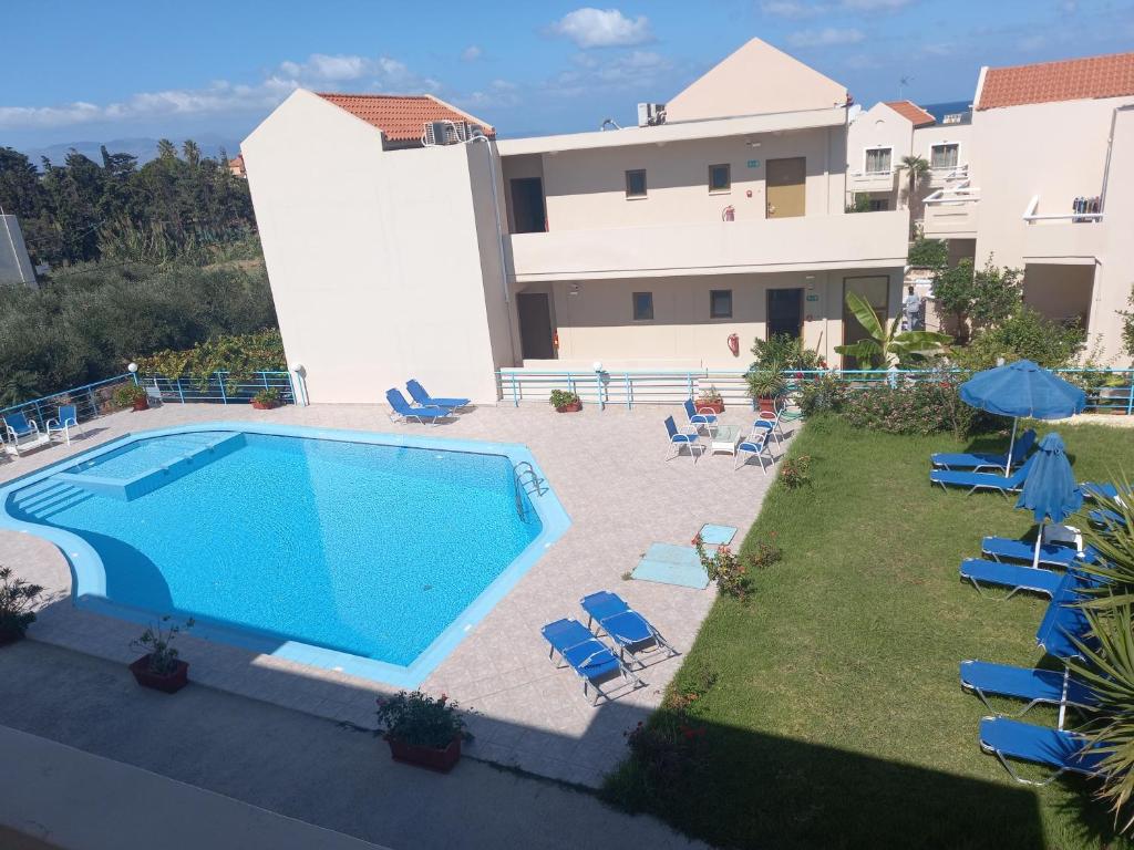 The swimming pool at or close to Michalis Litinas Apartments