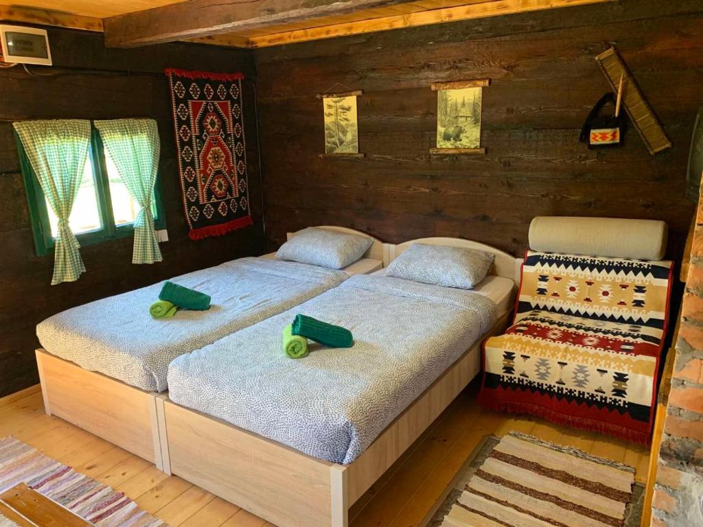 Postel nebo postele na pokoji v ubytování Etno brvnara TAMARA