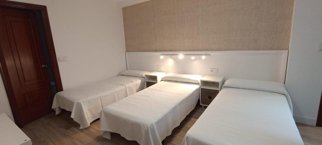 Hostal Linar - Triple Room