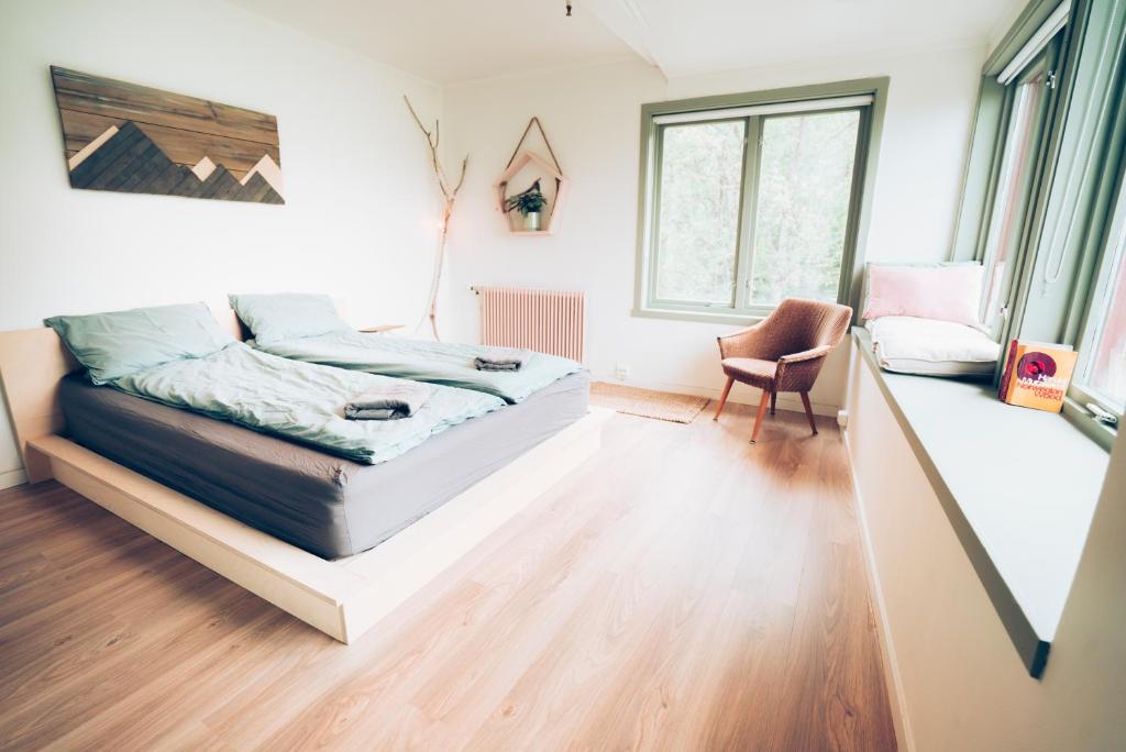 Posezení v ubytování FURU Hostel & Café