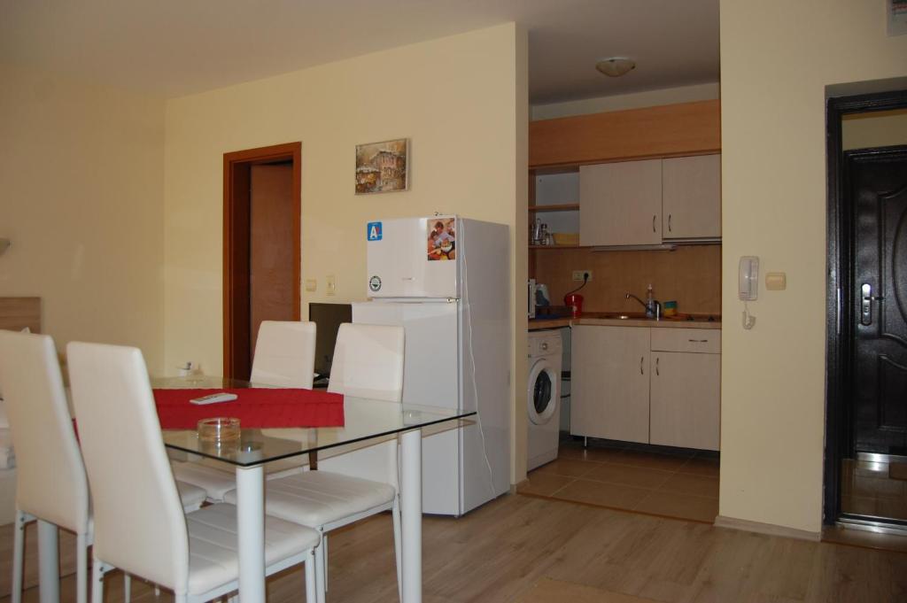 Kuchyň nebo kuchyňský kout v ubytování Renta BG Apartments in Tsarevo
