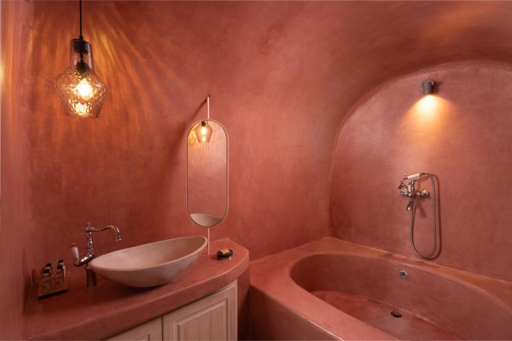 Koupelna v ubytování Valsamo Suites