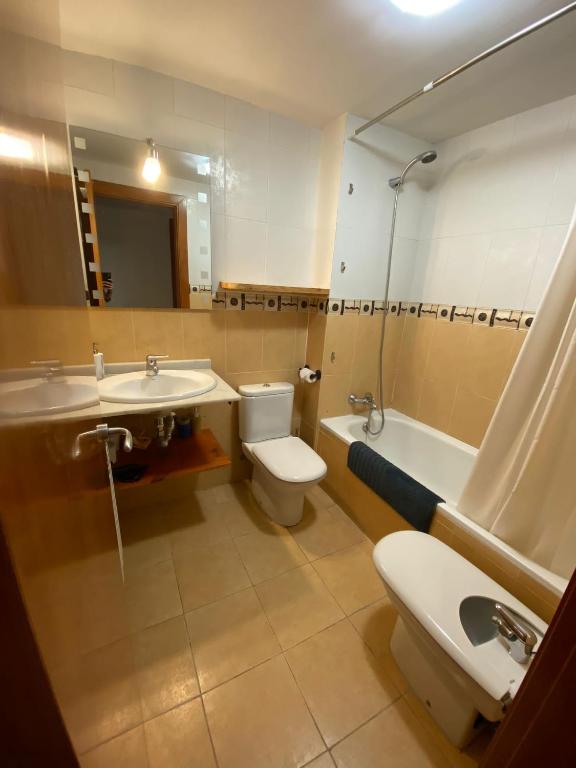 Koupelna v ubytování Apartamento tranquilo Vielha Centro con Parking Gratuito