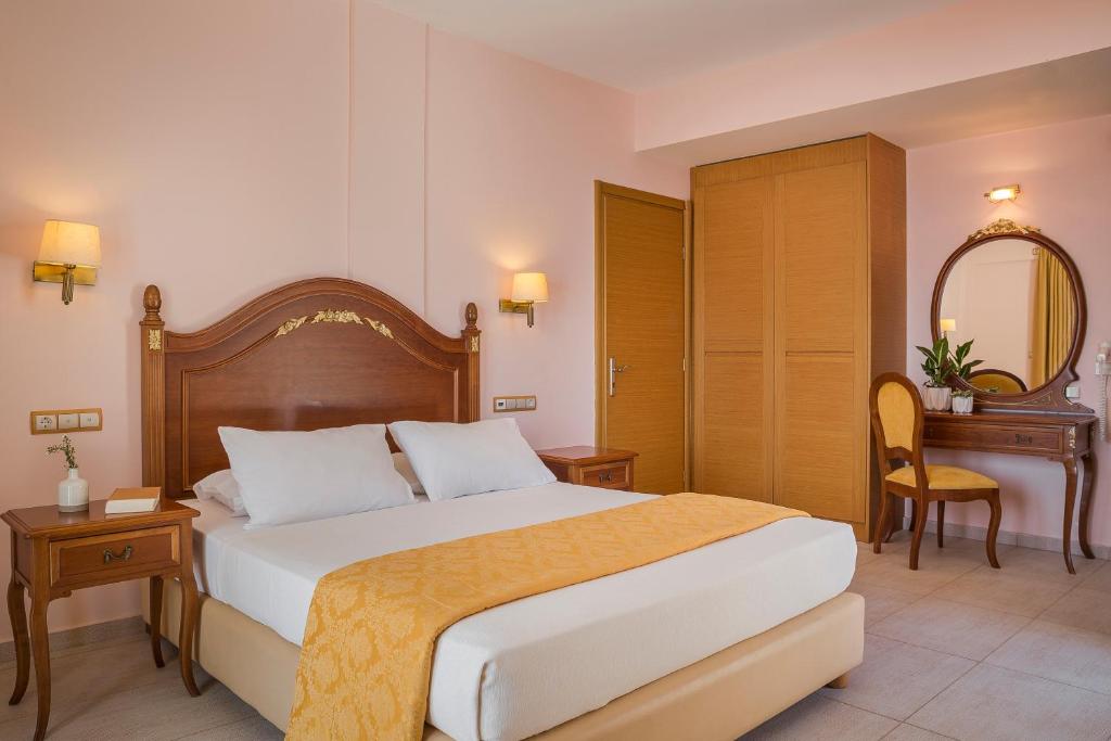 Postel nebo postele na pokoji v ubytování Kefalonia Bay Palace