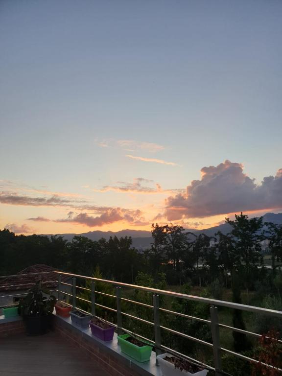 HILLTOP HIDEAWAY - Image 14