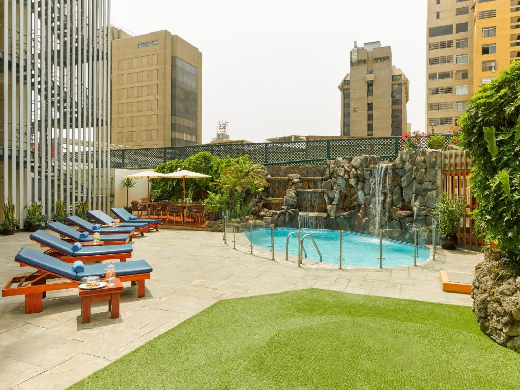 Bazén v ubytování Hotel Estelar Miraflores nebo v jeho okolí