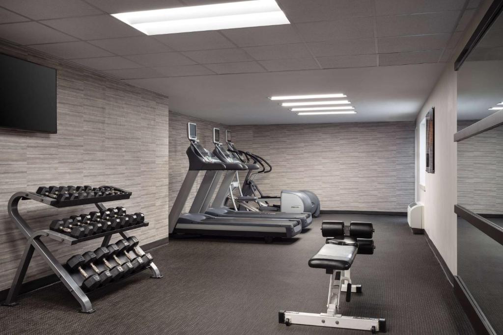 Fitness centrum a/nebo fitness zařízení v ubytování Sonesta Select Phoenix Camelback