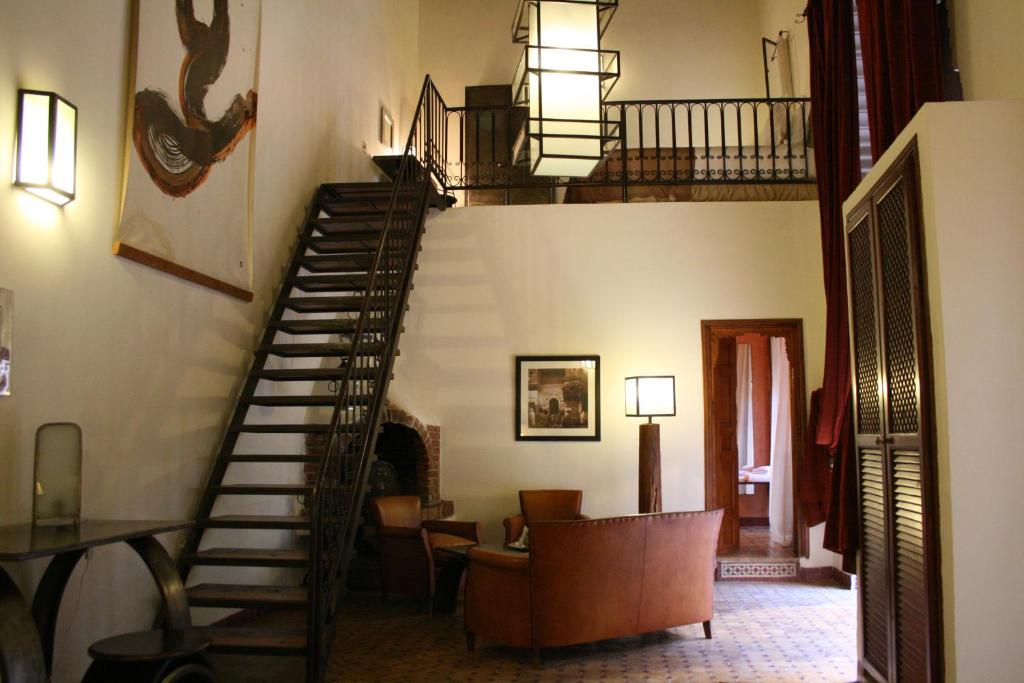 Riad Laaroussa - Orange Suite (2 Adults)