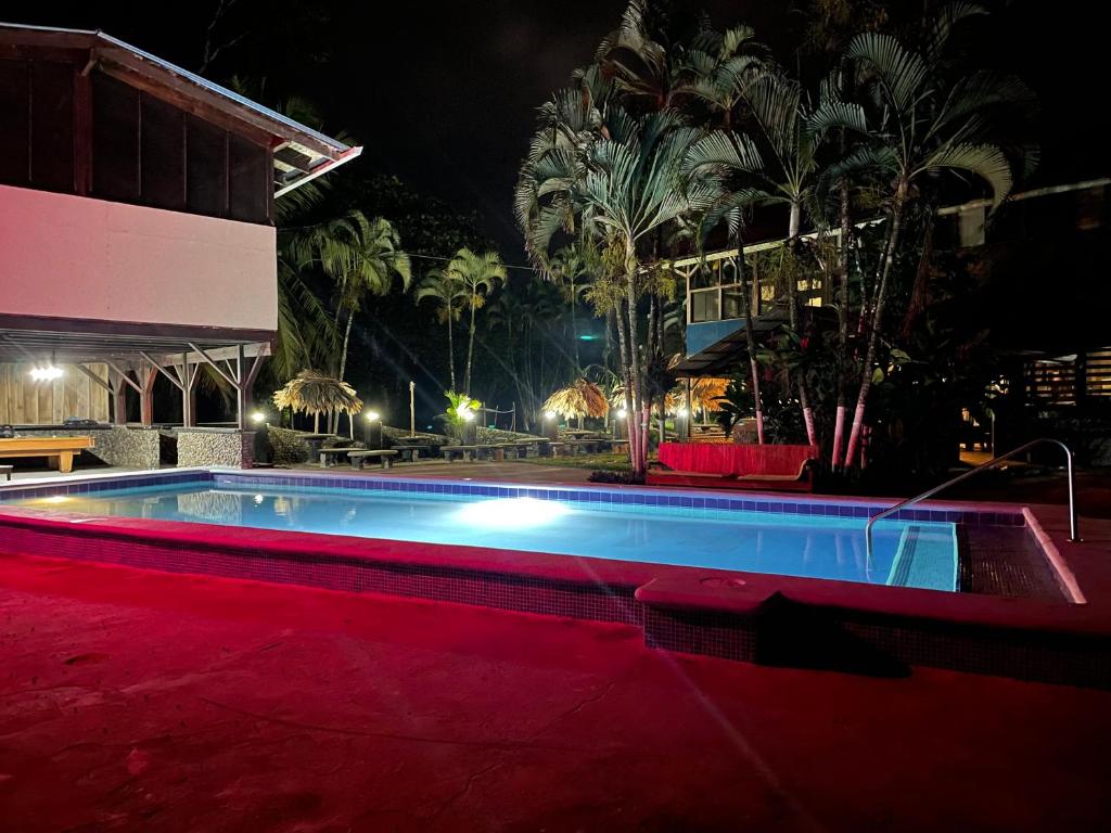 Bazén v ubytování Perla Negra Beachfront nebo v jeho okolí