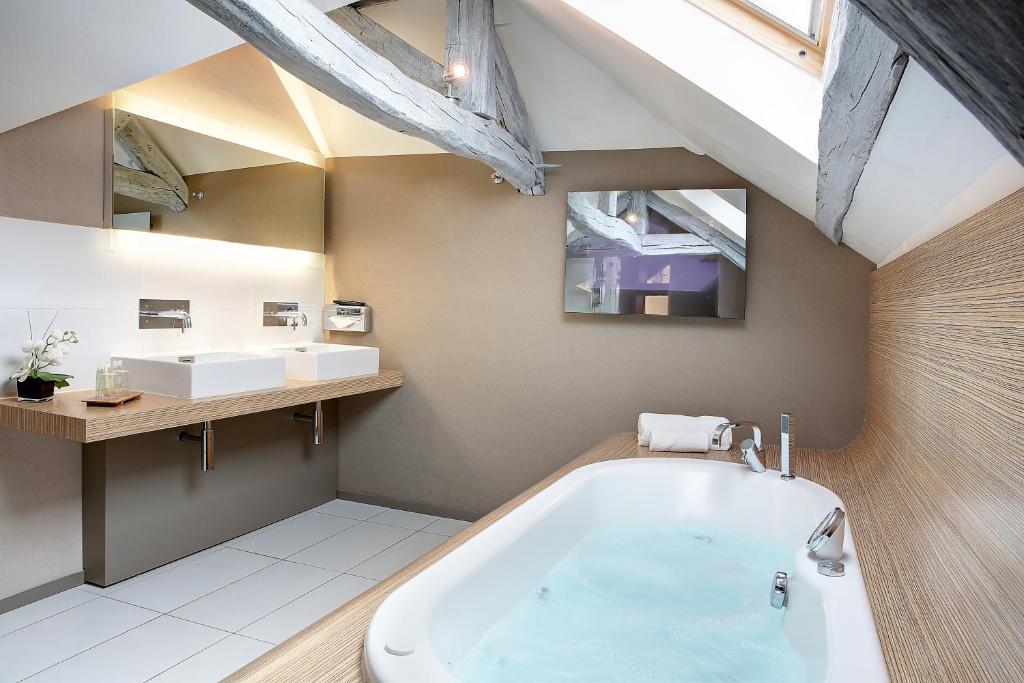 Best Western Premier de La Poste & Spa - Suite Familiare