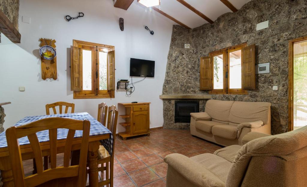 A seating area at Casas Rurales Los Enebros Nerpio