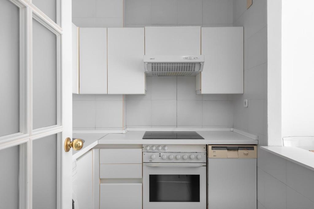 Kuchyňa alebo kuchynka v ubytovaní Apartamento Puerta de Marbella