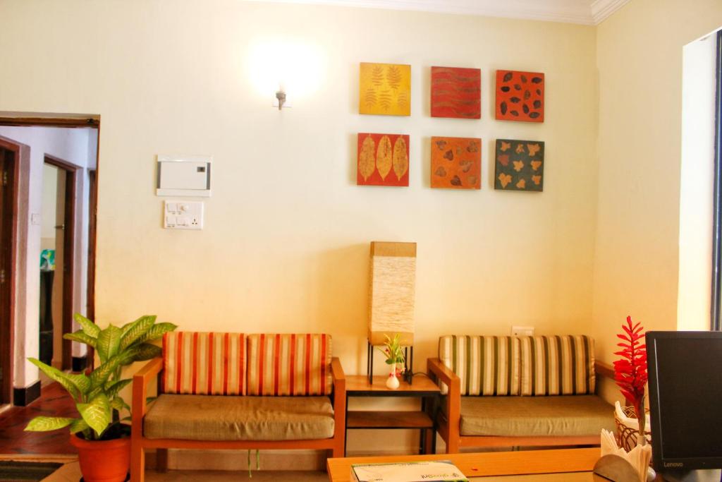 Posezení v ubytování Aastha Escape Resort near Calangute Beach
