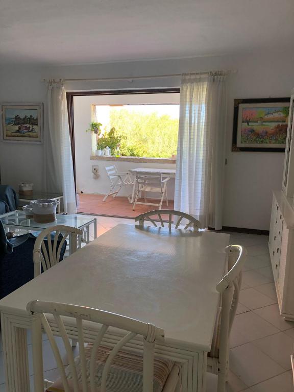 Posedenie v ubytovaní Guest Host - Two Apartments in Aldiola Porto Rotondo