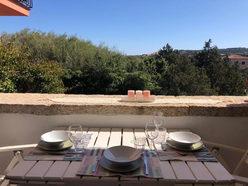 Balkón alebo terasa v ubytovaní Guest Host - Two Apartments in Aldiola Porto Rotondo