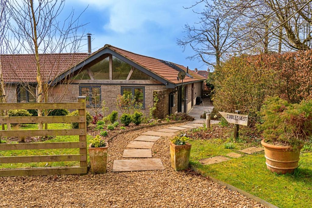 Gallery image of Finest Retreats - Elwell Stables West in Dundry