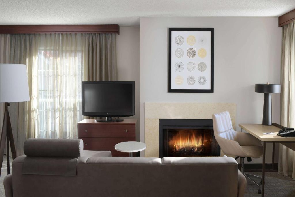 Sonesta ES Suites Albuquerque - Mobility Accessible Studio Suite Two Doubles Tub