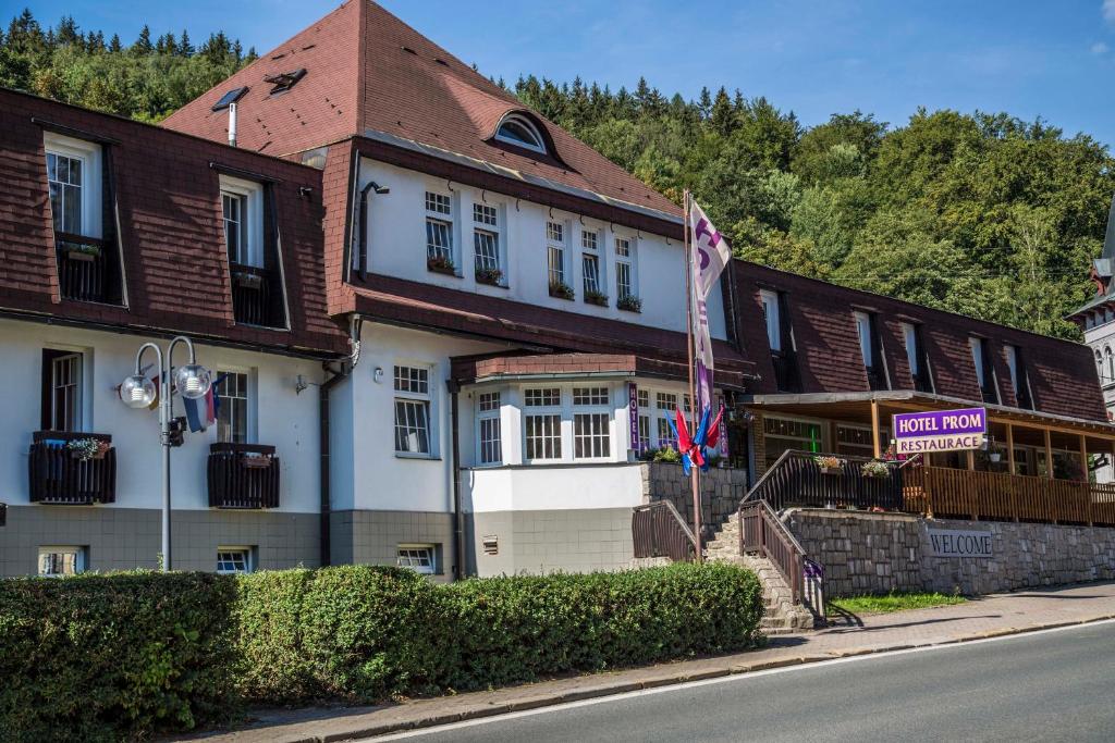 a building on the side of a street at Hotel Prom in Svoboda nad Úpou