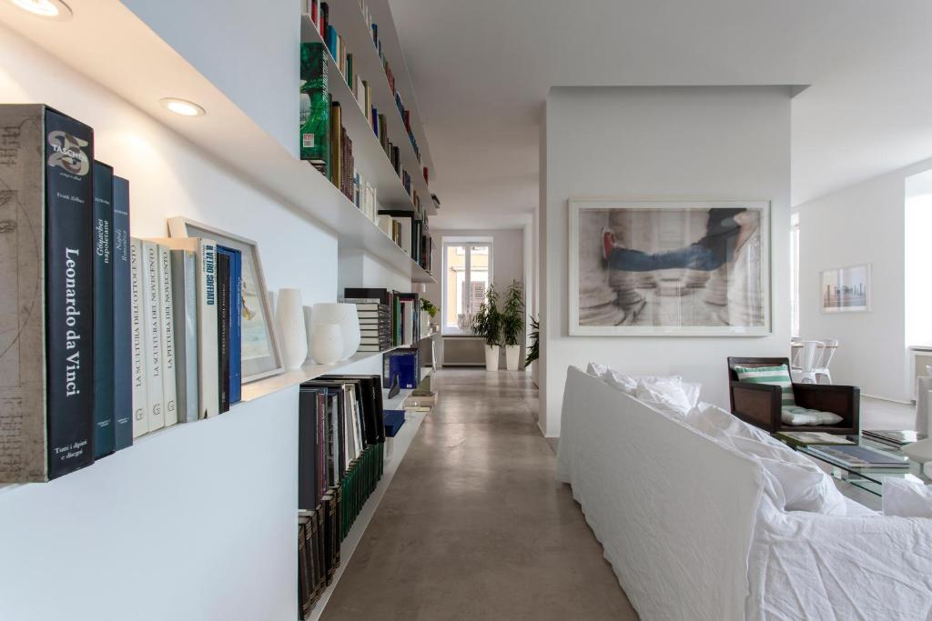 A kitchen or kitchenette at Piazza Fanti Luxury Apartments