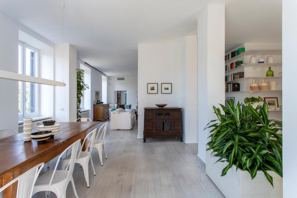 A seating area at Piazza Fanti Luxury Apartments