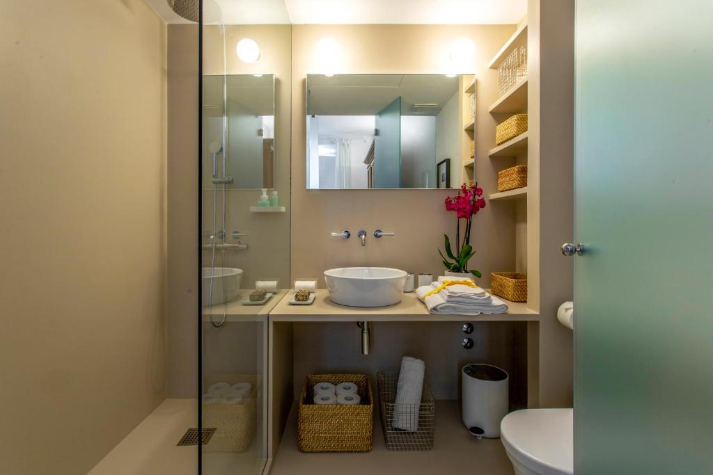 A bathroom at Piazza Fanti Luxury Apartments