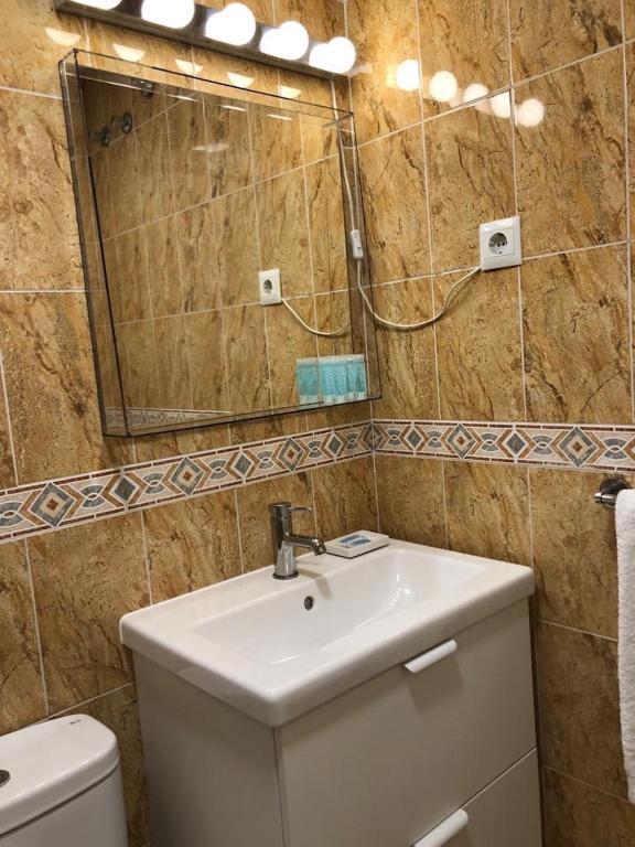 A bathroom at Holidays2Malaga Alta Street 1 bedroom High Speed WIFI