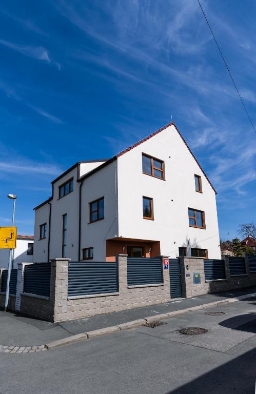 Home Le Fame - Resim 1