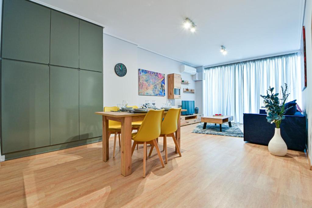 Beautiful new apartment 5 min from Piraeus Port (A2), Piraeus (updated