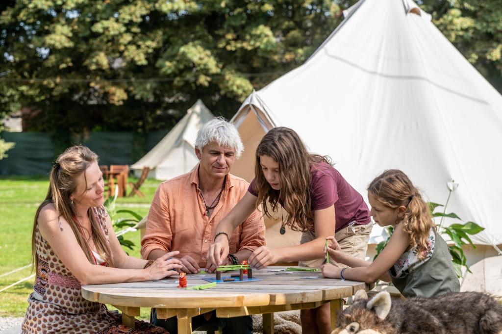 Hosté ubytování Cocoon Village - Glamping - Domaine des Grottes de Han
