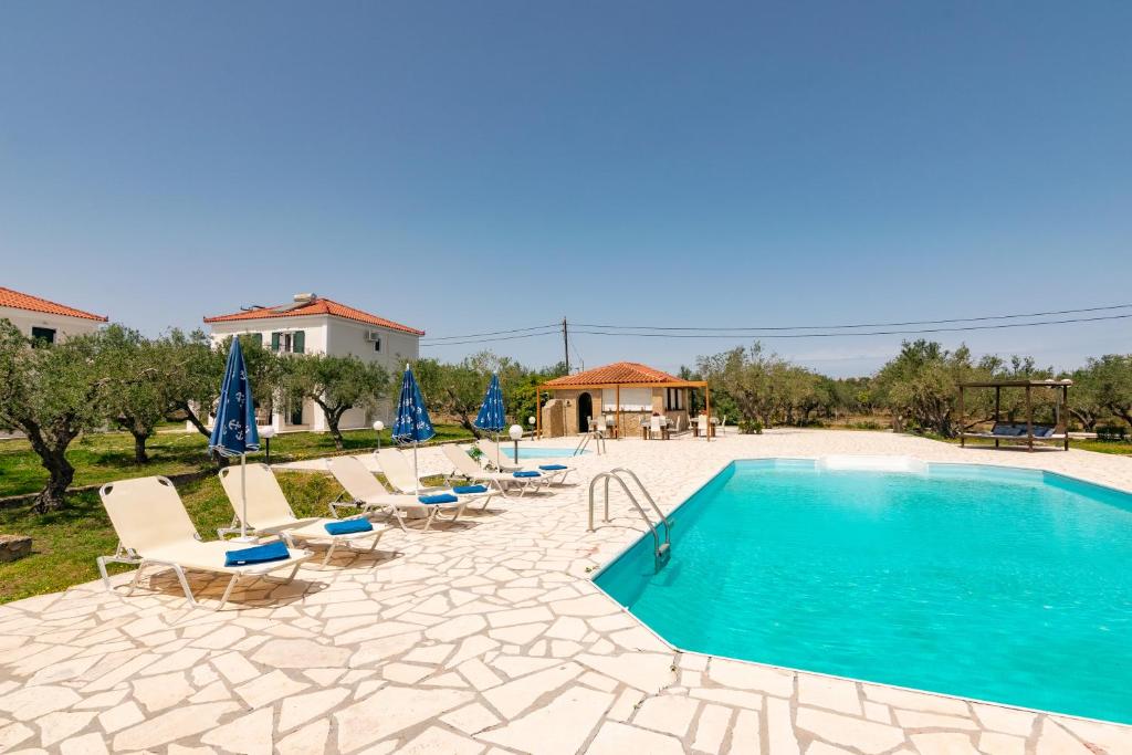Bazén v ubytovaní Lenna's Villas Zante alebo v jeho blízkosti