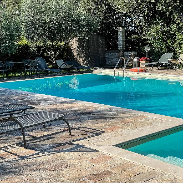 Bazén v ubytovaní Hotel & Spa Villa dei Mosaici alebo v jeho blízkosti