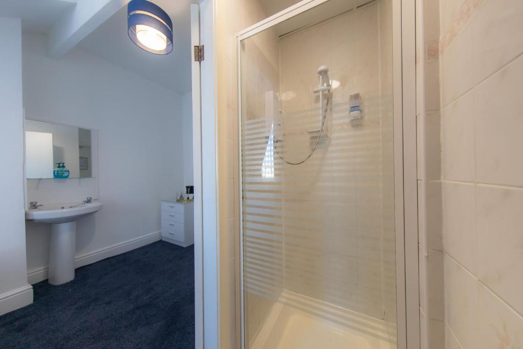 The Adonis Hotel - Budget Double Room