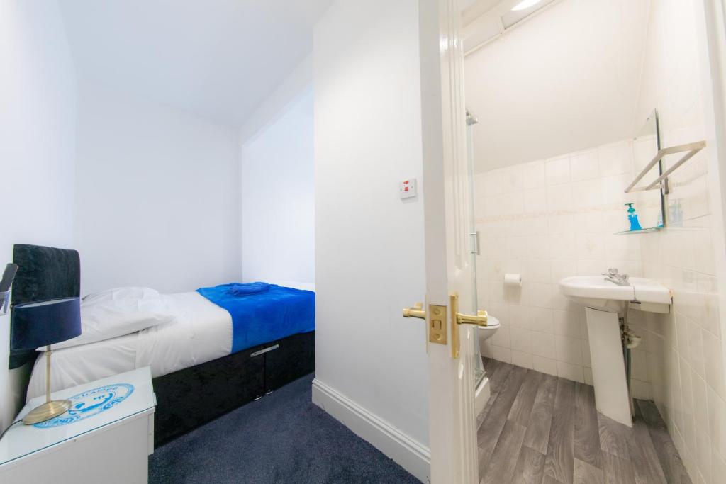 The Adonis Hotel - Resim 40