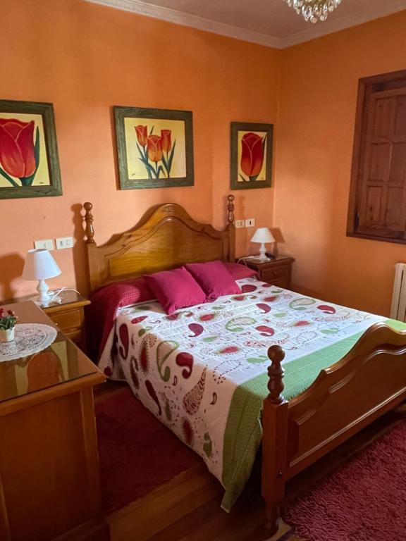 Postel nebo postele na pokoji v ubytování Hotel Tilve