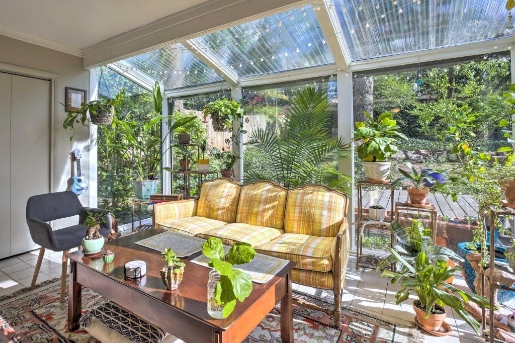 Charming Decatur Home about 5 Mi to Dtwn Atlanta! - Housity