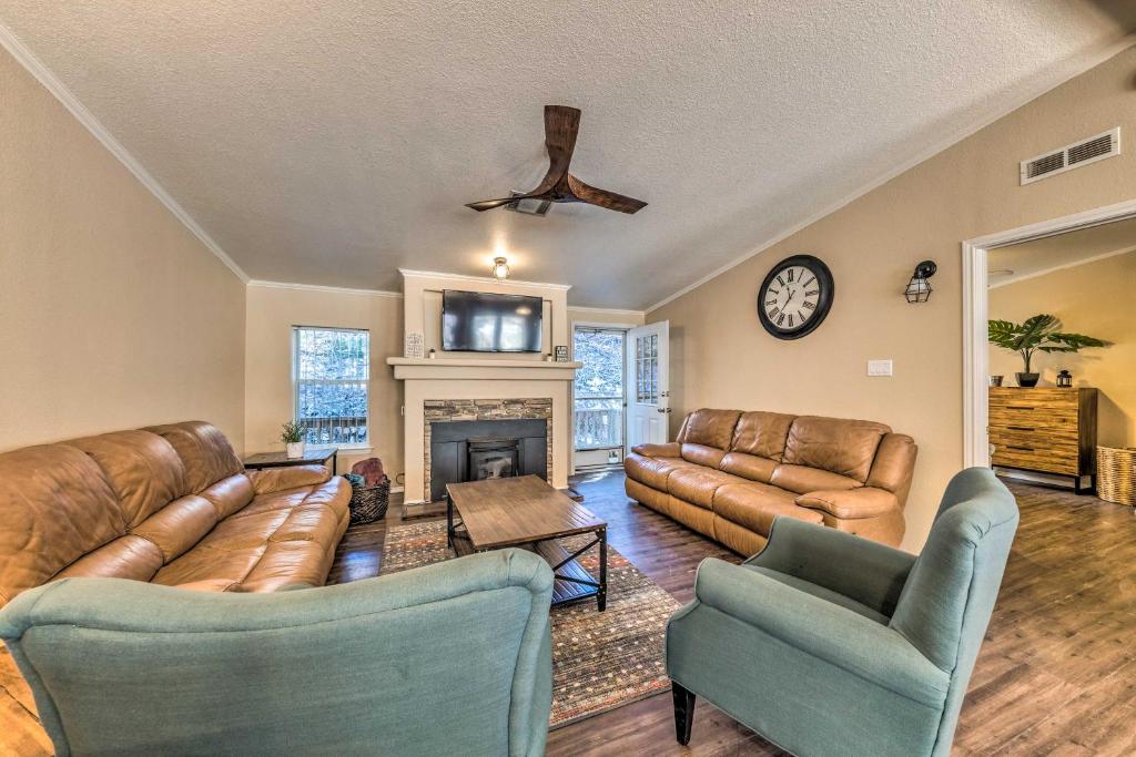 Cozy Cloudcroft Cabin with Deck and Gas Grill!, Cloudcroft (updated